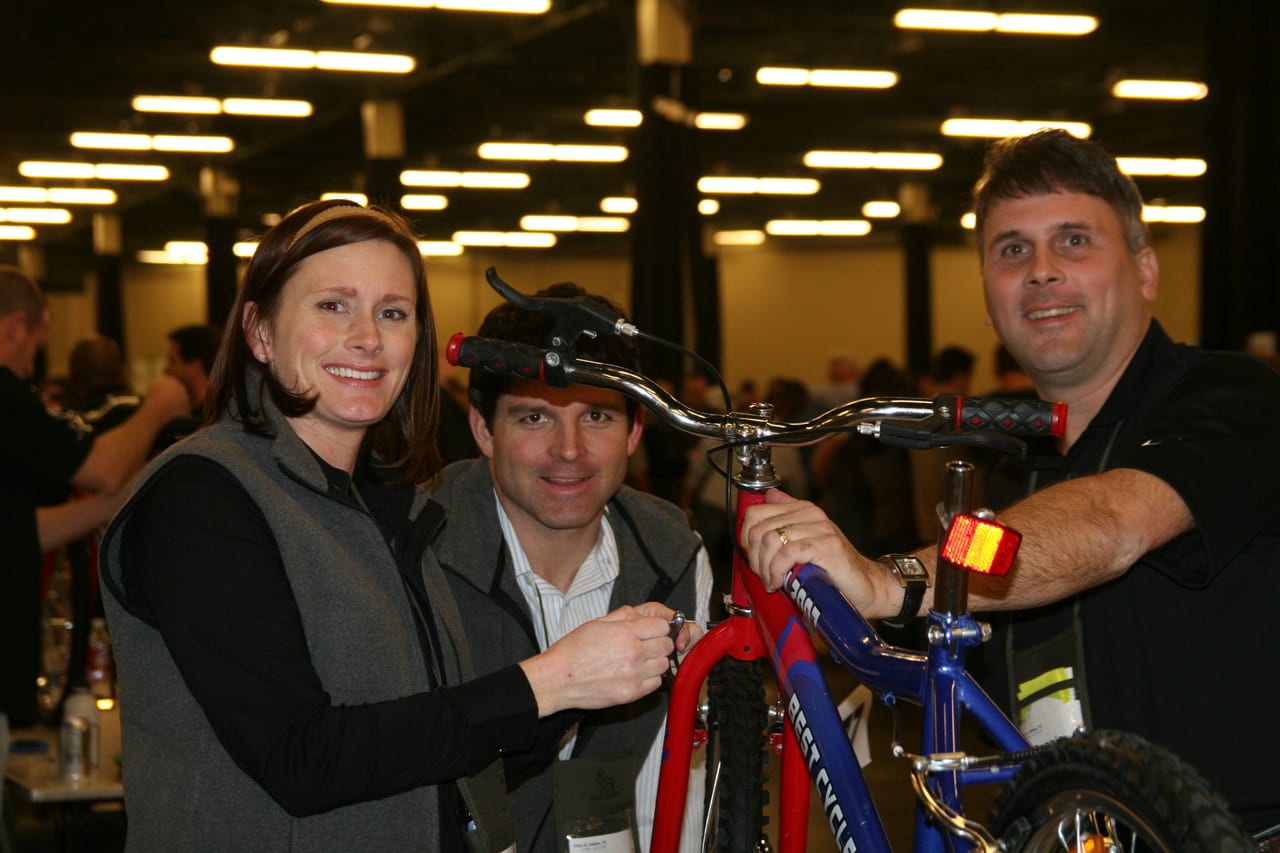 Large-Scale — a Building Teams give-back team building event